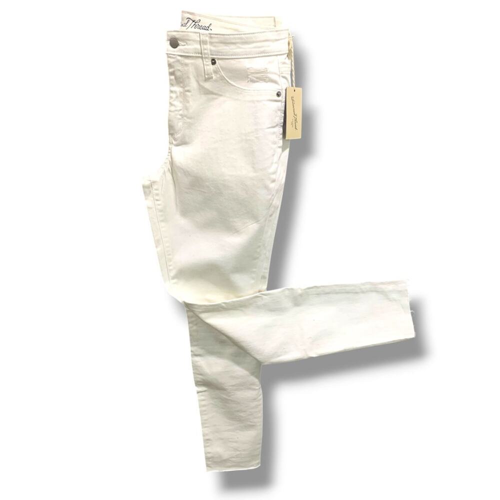 Size 8 Univeral Thread Womens New White Distressed Jeans Raw‎ Hem